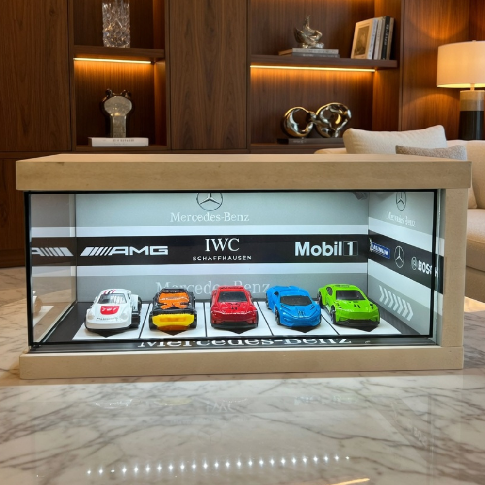 Mercedes-Benz Luxury Car Showroom Diorama ⚫✨